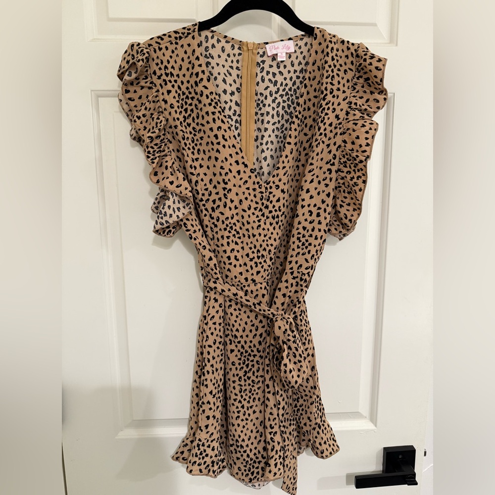 Pink lily leopard printed romper - Picture 1 of 14